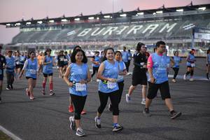 BIB: 509, 51320
                            <button type="button" onclick="openModal(10463216)" class="btn btn-primary btn-sm float-right btn-popup" data-toggle="modal" data-target=".modal-high-quality">
                        <i class="fas fa-shopping-cart"></i> Add to Cart
                    </button>
                                            <button type="button" onclick="isThisMe(10463216, true)" class="btn btn-success btn-sm float-right btn-popup btn-isme hidden" data-toggle="tooltip" data-placement="bottom" title="นี่คือรูปของคุณใช่ไหม คลิกที่นี่เพื่อเอาเข้าอัลบั้ม">
                        <i class="fas fa-plus"></i> Add to album
                    </button>
                    <button type="button" onclick="isThisMe(10463216, false)" class="btn btn-warning btn-sm float-right btn-popup btn-isnotme hidden">
                        <i class="fas fa-ban"></i> Remove from album
                    </button>